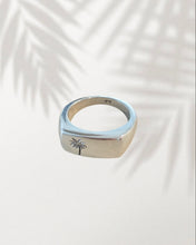 The Palm ring