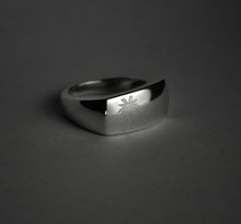 The Palm ring